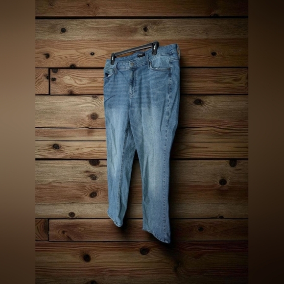 Simply Vera Vera Wang Mid-Rise Slim Straight Blue Jeans Size 14 (EUC) - Picture 3 of 9